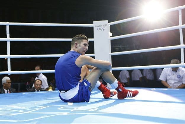 Alexis Vastine assis sur le ring lors des JO de Londres 2012